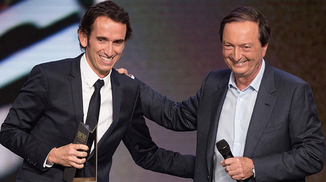 Alexandre Bompard et MEL lors des BFM Awards 2017 Alexandre Bompard, de la FNAC à Carrefour. Il a toutes les qualités pour qu'on défende ensemble les valeurs et l'utilité de nos métiers !