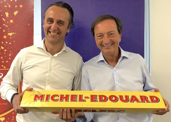 MEL avec Mathias Dosne (DG de Mondelez) au siège de Mondelez, avec une gigantesque barre de Toblerone renommée "Michel-Edouard" pour l'occasion !