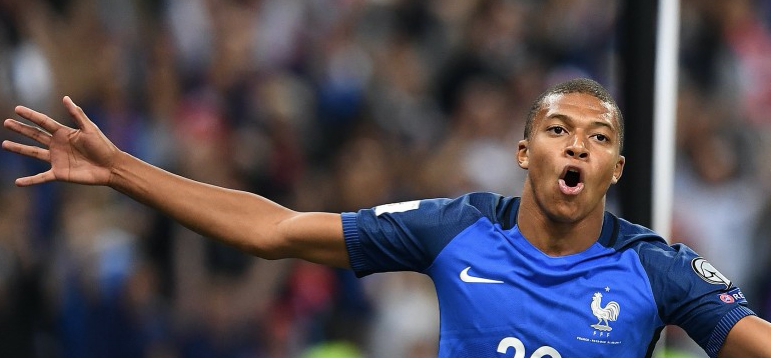 Mbappé arrive au Paris-Saint Germain !