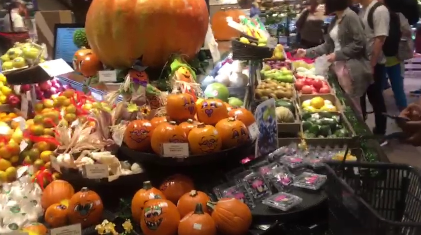 Visite d'un supermarché gourmet à Hong Kong Zoom sur le magasin City'Super de Hongkong !