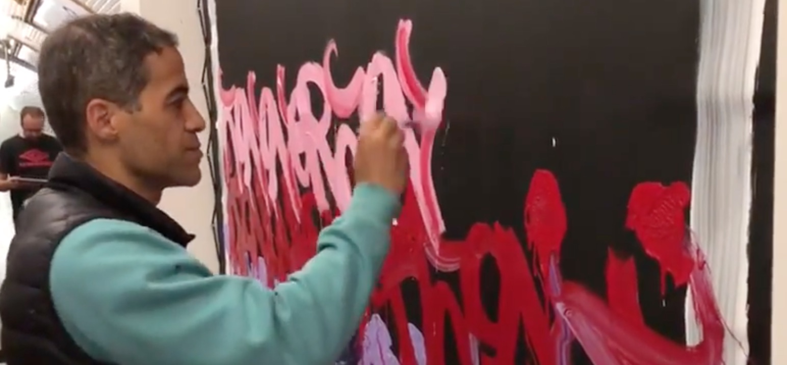 Quand JonOne créé une oeuvre d'art en direct dans le métro parisien JonOne E.Leclerc