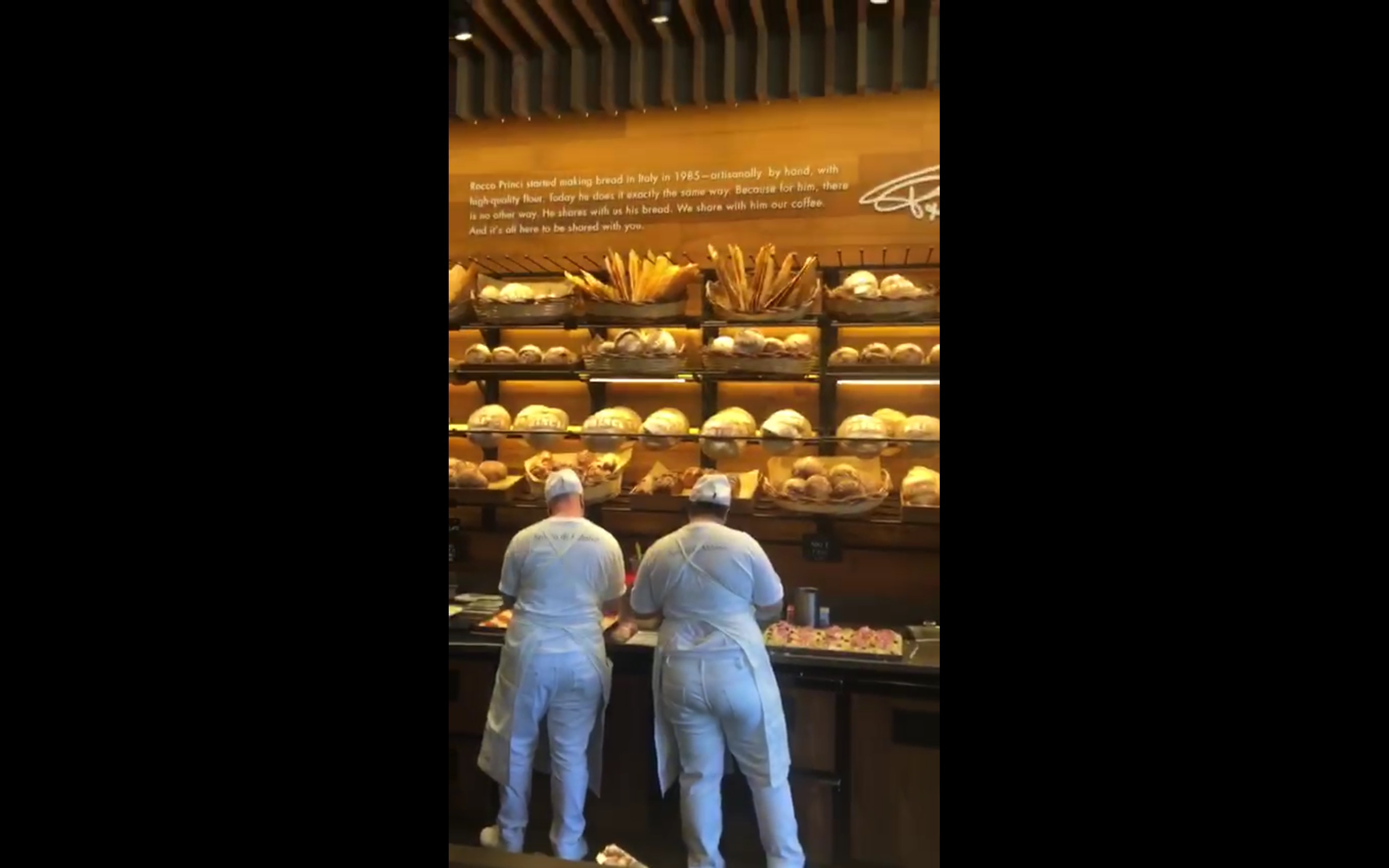 Visite du plus grand Starbucks du monde à Seattle ! Plus grand Starbucks du monde