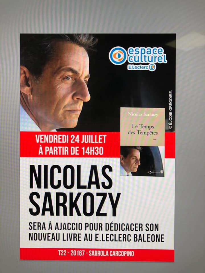 Nicolas Sarkozy en dédicace à Ajaccio pour la sortie de son nouveau livre Nicolas Sarkozy rencontre dédicace