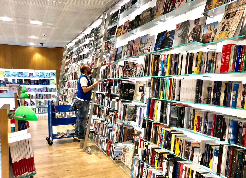 "La culture c'est essentiel" : et dans les centres commerciaux ? Confinement librairies