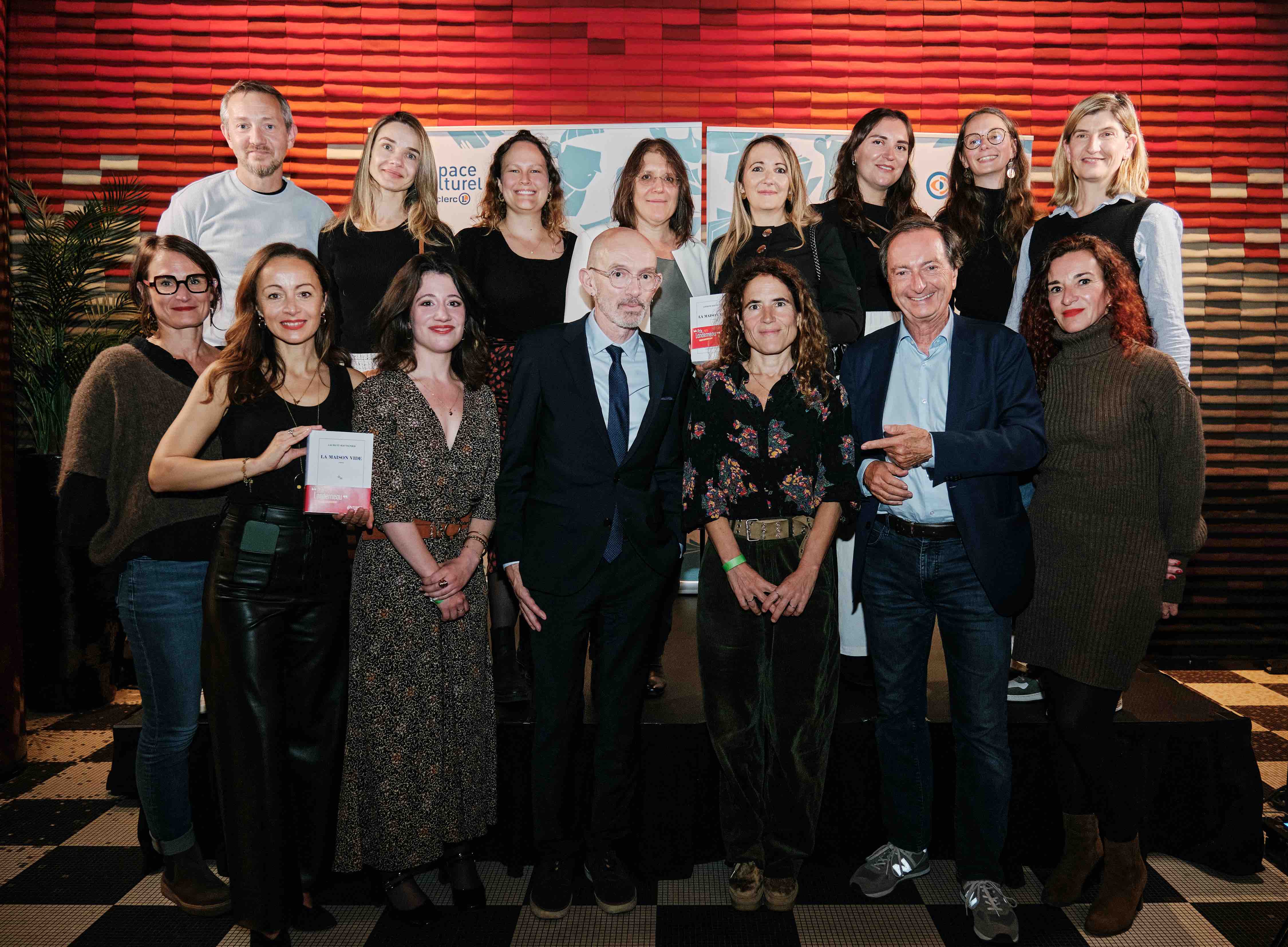 Laurent Mauvignier remporte le Prix Landerneau des Lecteurs, 10ème édition ! Laurent Mauvignier remporte le Prix Landerneau des Lecteurs, 10ème édition !