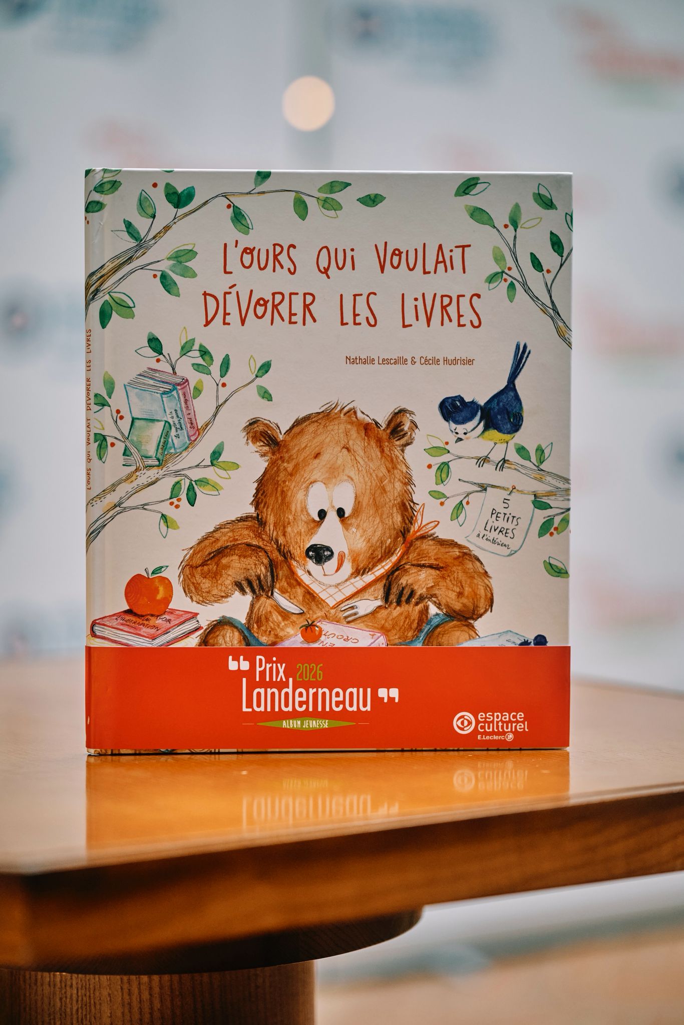 Le prix Landerneau de l’album jeunesse est attribué à "L’Ours qui voulait dévorer les livres" !