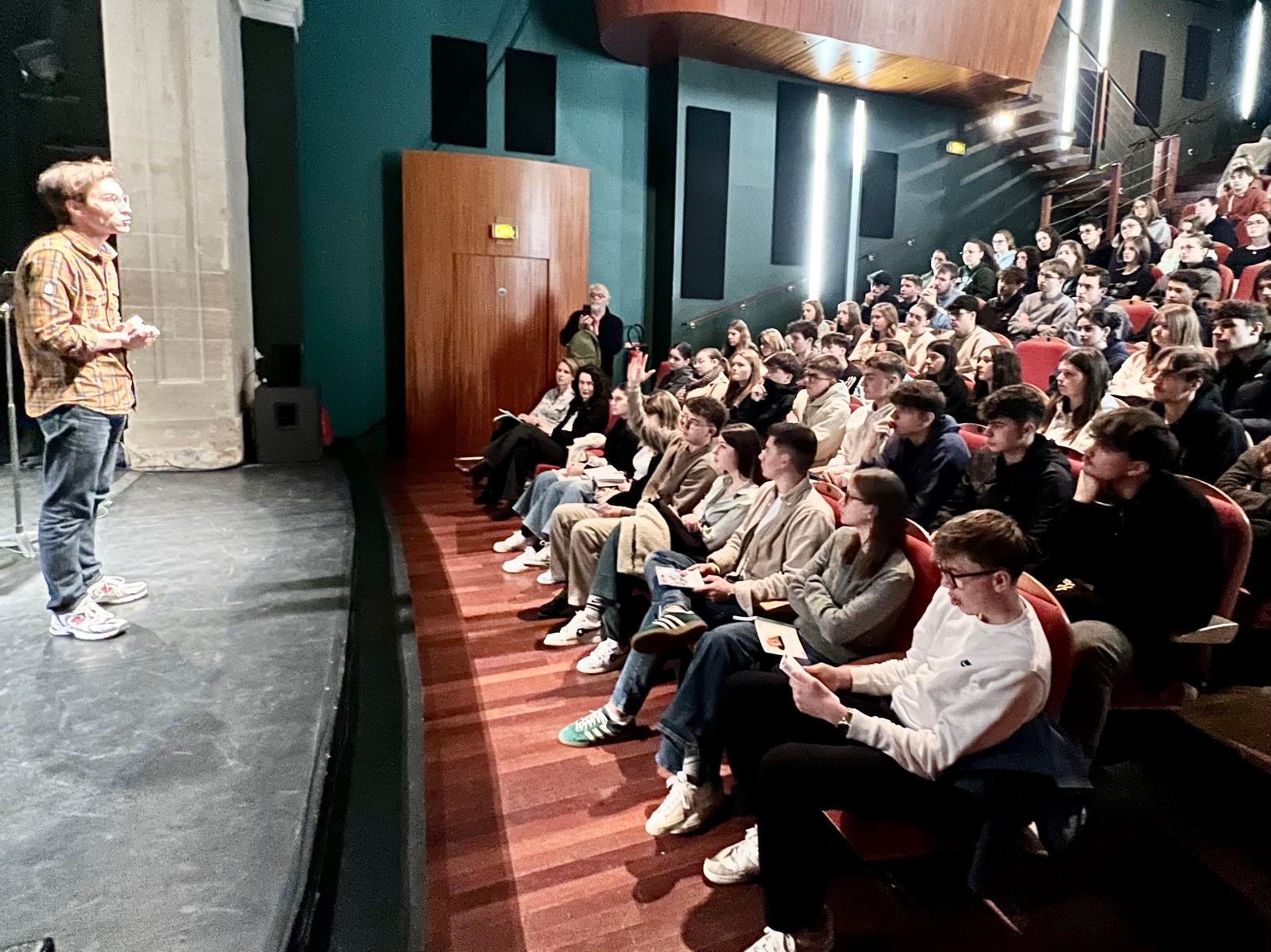 Révisions des épreuves orales du baccalauréat : avec les Espaces Culturels E.Leclerc, on s'entraine avec de grands comédiens !