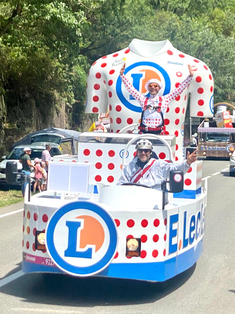 Sur la route de la caravane du Tour de France (photos)