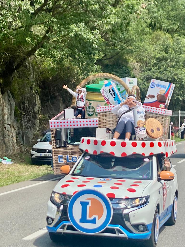 Sur la route de la caravane du Tour de France (photos)