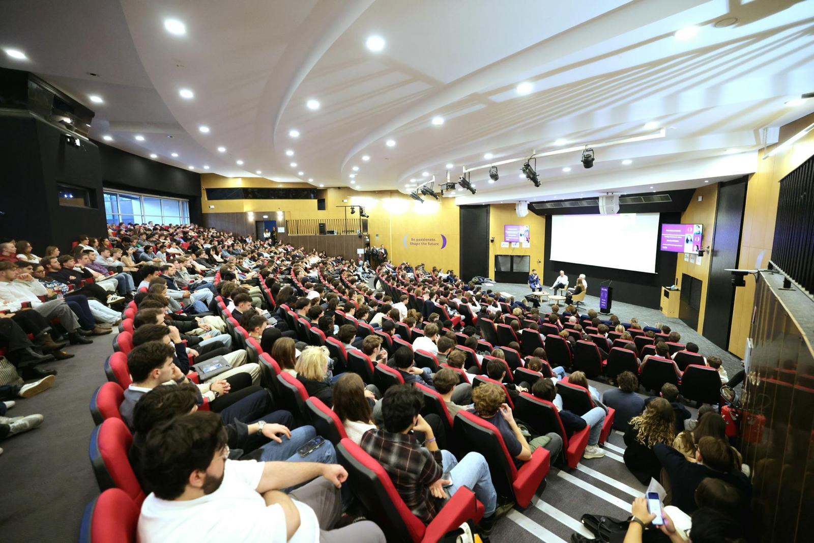 Sébastien Missoffe, DG de Google France, en conférence à NEOMA Business School