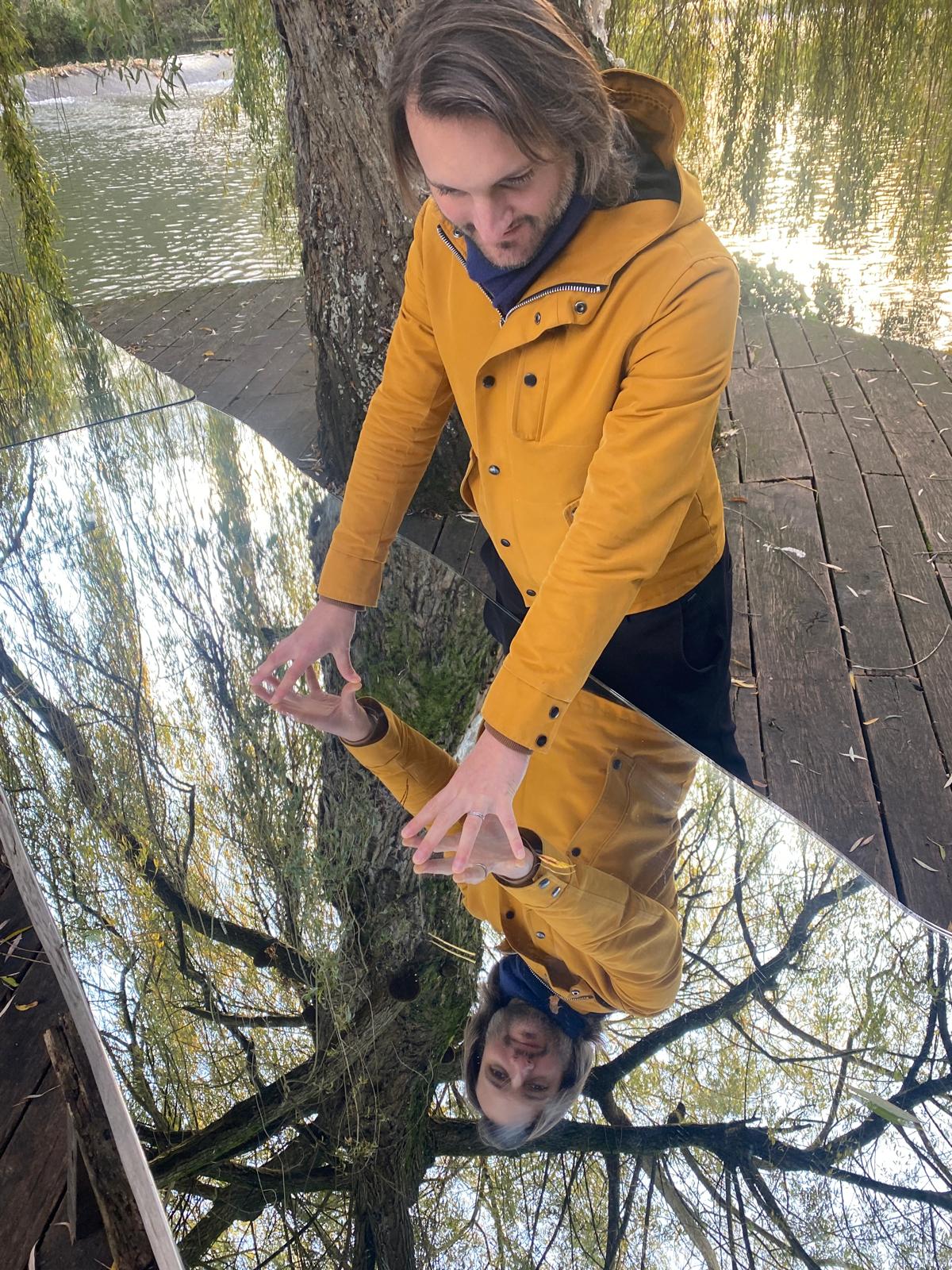 Visite du Moulin Jaune, une création artistique du clown Slava