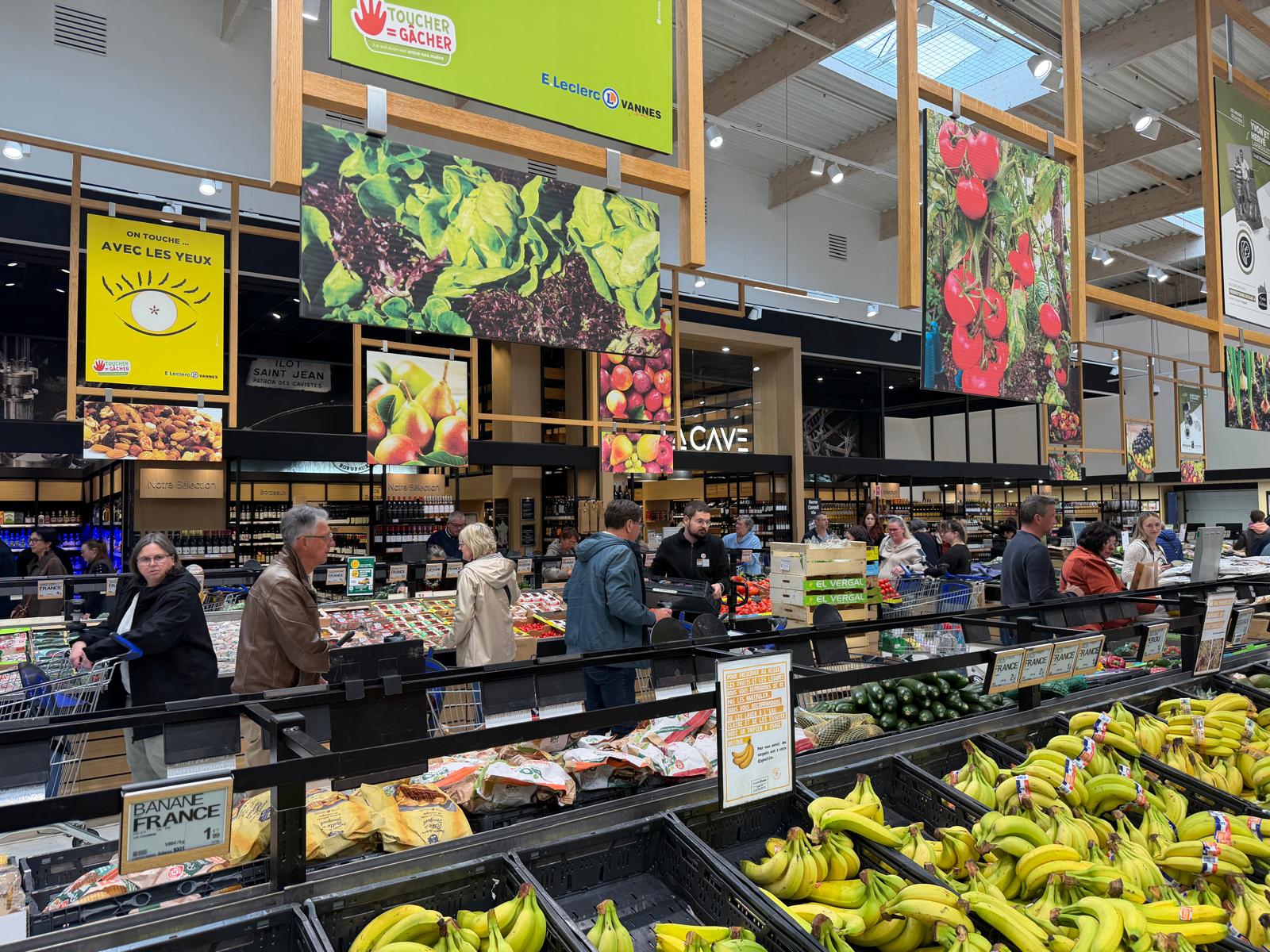 E.Leclerc Vannes : un hyper beau, pro, accueillant et pas cher !