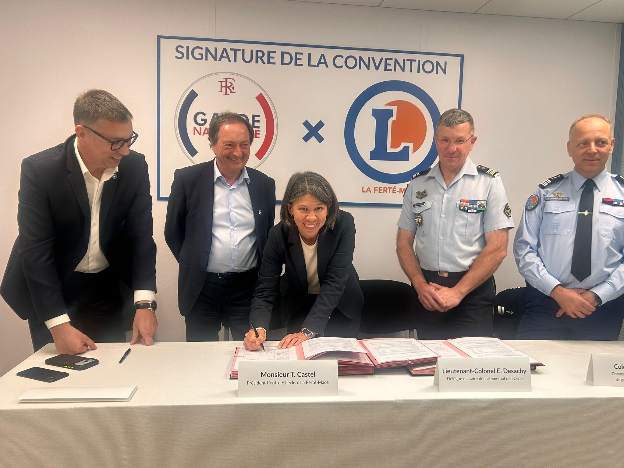 La Ferté Macé : un partenariat historique entre E.Leclerc la Garde nationale !