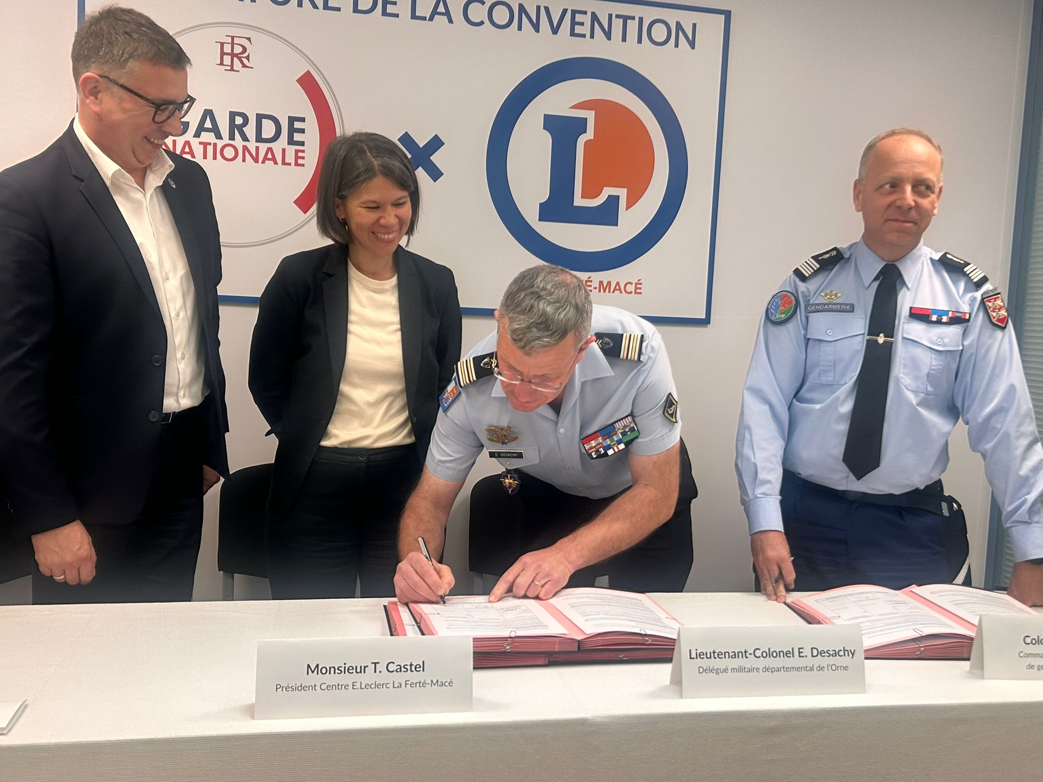 La Ferté Macé : un partenariat historique entre E.Leclerc la Garde nationale !