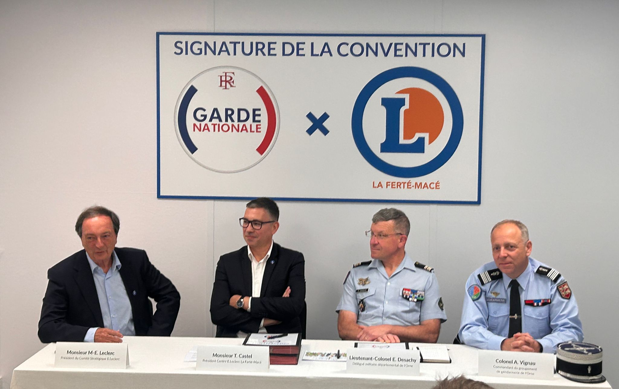 La Ferté Macé : un partenariat historique entre E.Leclerc la Garde nationale !