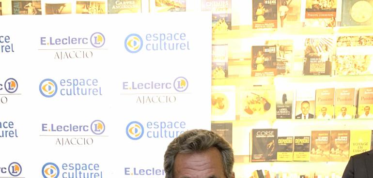 Sarkozy dédicace E.Leclerc
