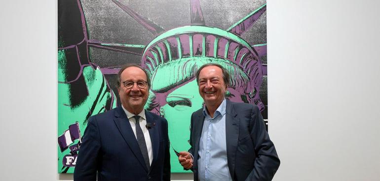 François Hollande en visite au Fonds Culturel Leclerc à Landerneau